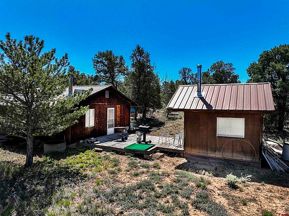2nd image of 907 Mesa Drive
