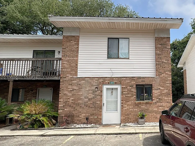 263K Brooks St SE — Photo 1