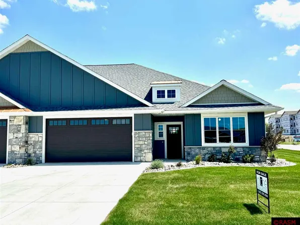 102 Fontaine Trl, Mankato, MN 56001