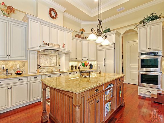 Gourmet Kitchen