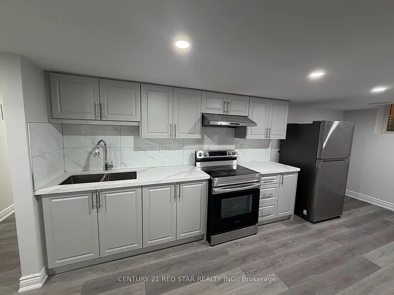 32 Gold Park Pl #BASEMENT — Photo 9