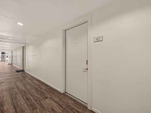 5th image of 3131 Cummins St APT 82
