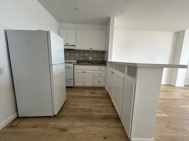 Beach House Apartments — Photo 29
