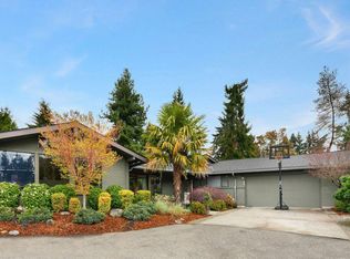 9316 NE 30th St, Clyde Hill, WA 98004