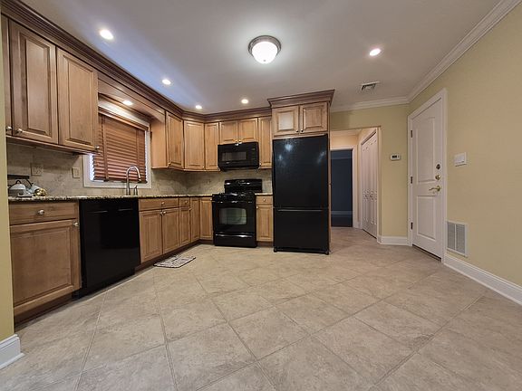 4th image of 364 Elvin St Floor 2