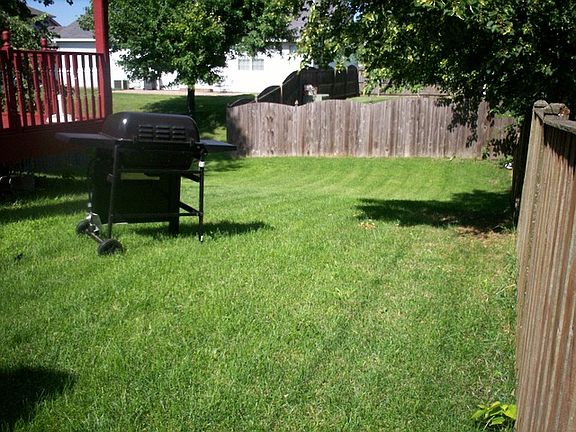 3rd image of 415 Newport Cir #415