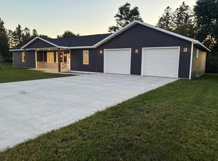 722 Dandrew Ln, Detroit Lakes, MN 56501