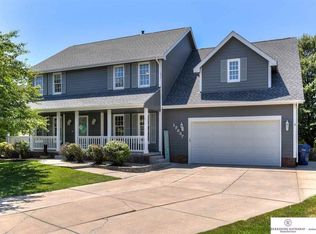 17837 Z Cir, Omaha, NE 68135