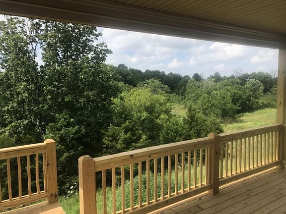 5th image of 304 Reagan Dr