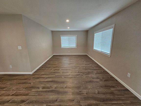 4th image of 633 Calaveras St