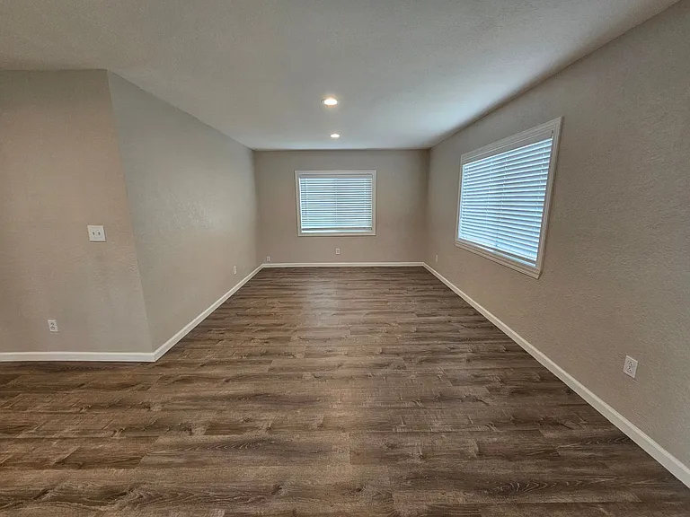 633 Calaveras St — Photo 4