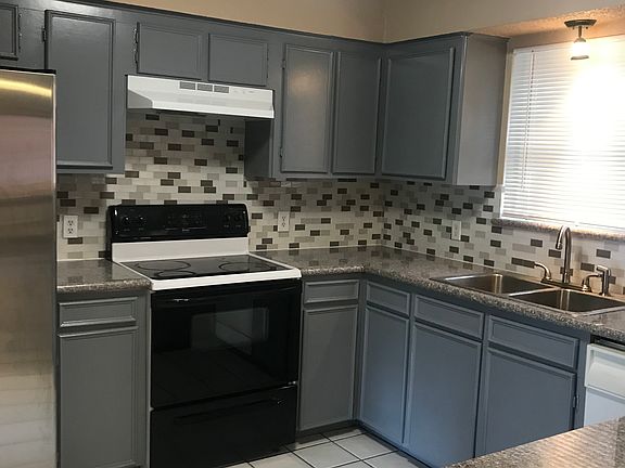4th image of 15 Blue Bird Ct