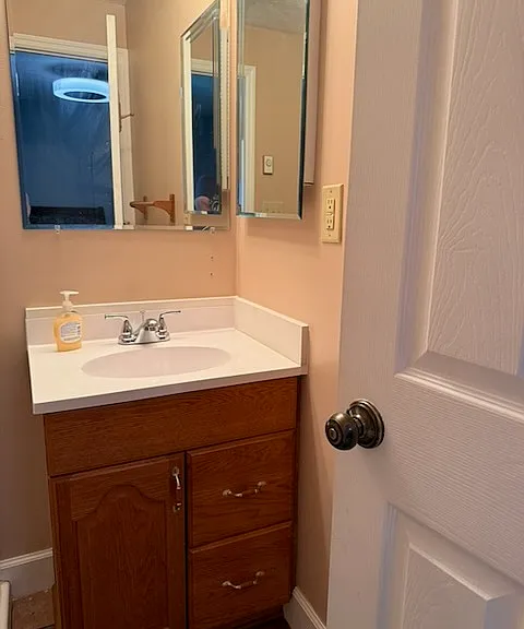 706 Loudon Rd — Photo 8