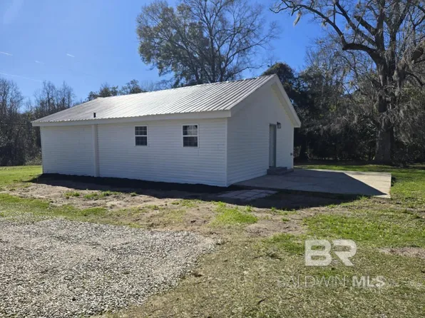 821 Dailey St, East Brewton, AL 36426