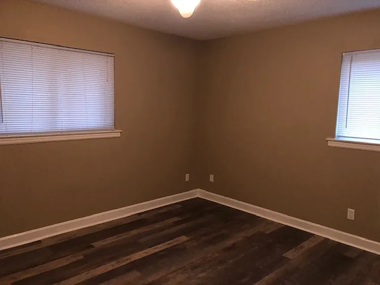 406 Montclair Blvd — Photo 17