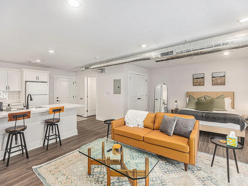 1562 Michigan St NE #7