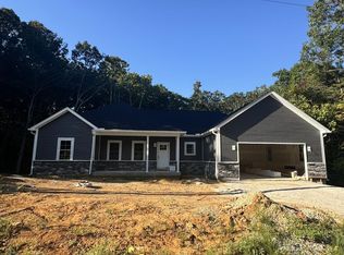 67 Larkspur Ln, Brandenburg, KY 40108