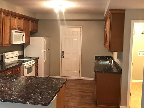 2nd image of 801 Cleveland Ave #1