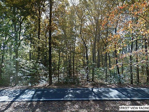 5th image of Woodlawn Dr