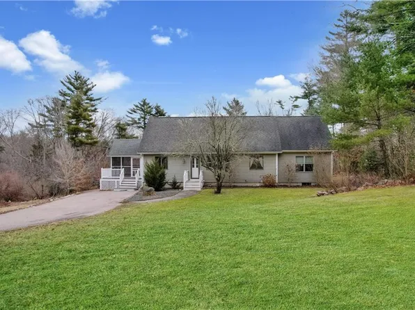 41 Indian Cedar Dr, Charlestown, RI 02813