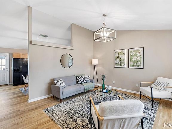 4th image of 249 Sassafras Parc Dr