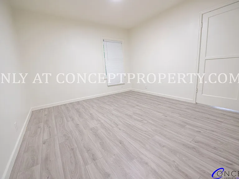 Ponderosa — Photo 205
