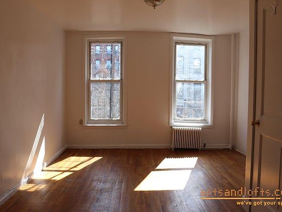 2nd image of 131 Columbia St APT B3