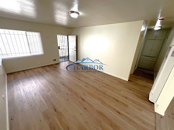 5th image of 10906 S Vermont Ave APT 4
