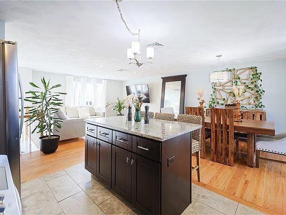4th image of 31 Salina Ave