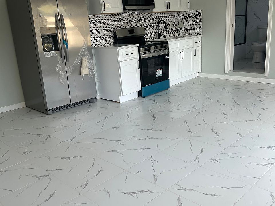 1st image of 225 Broad St #2