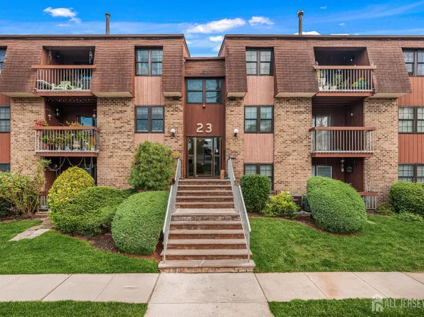 267A Alpine Way, Woodbridge, NJ 07095