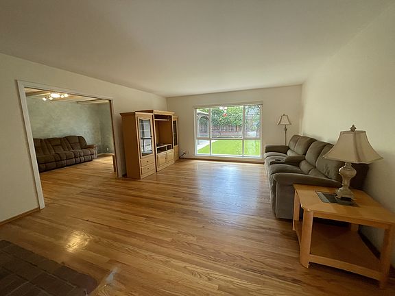 5th image of 3538 Parkland Ave