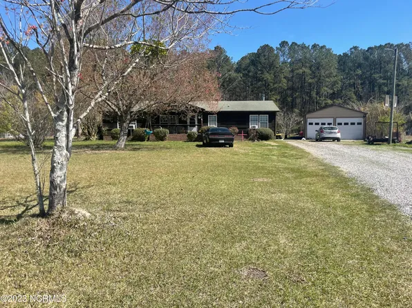 738 Sycamore Drive, Burgaw, NC 28425