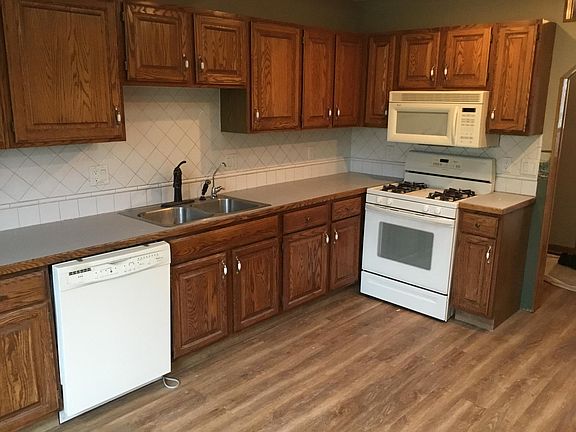 4th image of 9039 Canby Ct