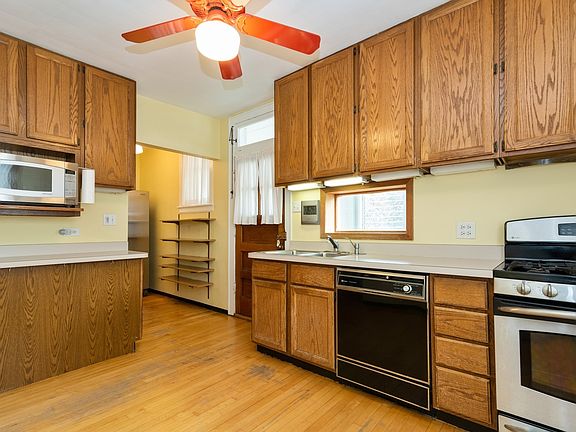 4th image of 4615 N Leamington Ave
