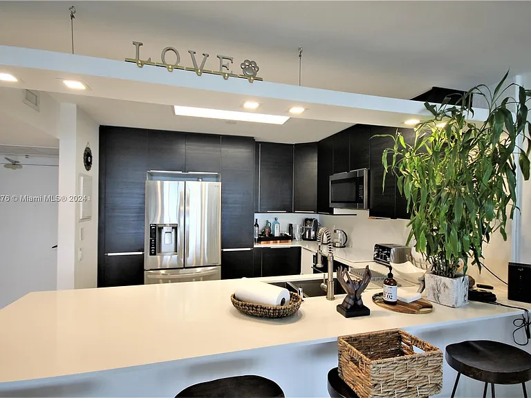 5151 Collins Ave #933 — Photo 5