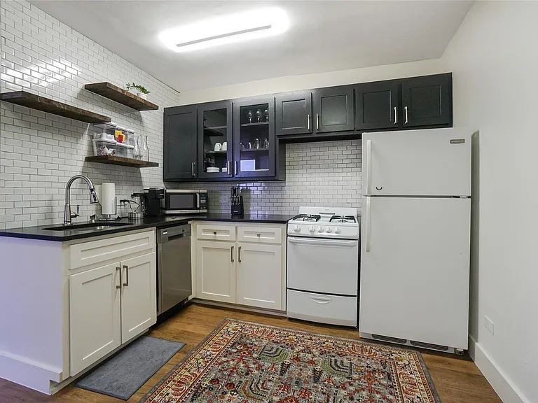 1212 Guadalupe St #310 — Photo 3