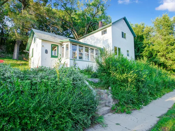 1011 W Conant St, Portage, WI 53901