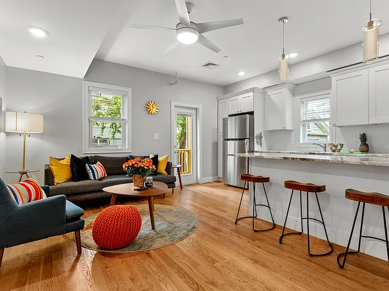 1047 Saratoga St #1 — Photo 8