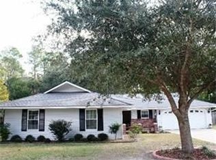 1340 Diller Rd, Ocean Springs, MS 39564