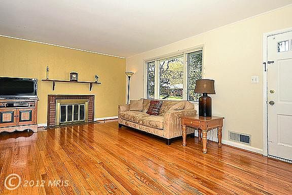 4th image of 5901 Dewey Dr