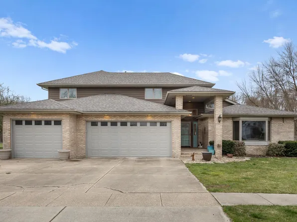 305 E Fawn Dr, Mahomet, IL 61853