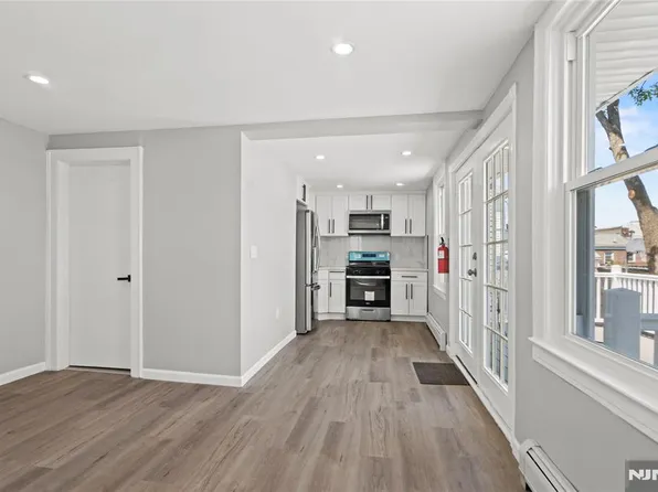 190 Washington Ave, Hackensack, NJ 07601