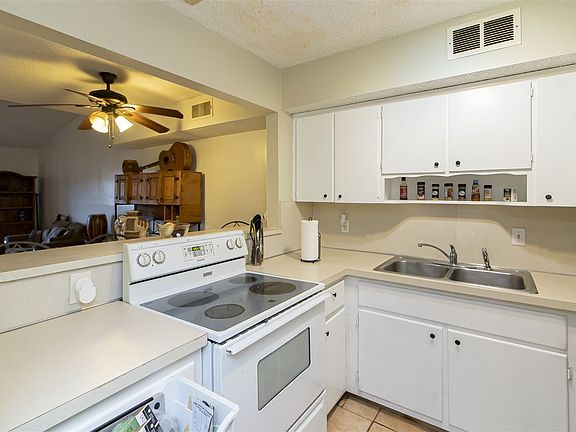 5th image of 109 Arricola A & B St
