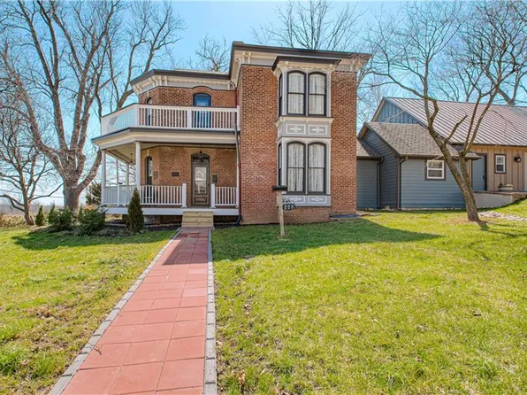 225 Groom St, Liberty, MO 64068