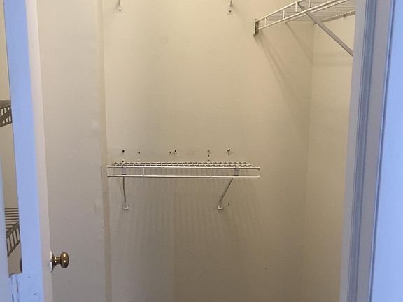 4th image of 1600 Park Cir APT 1014