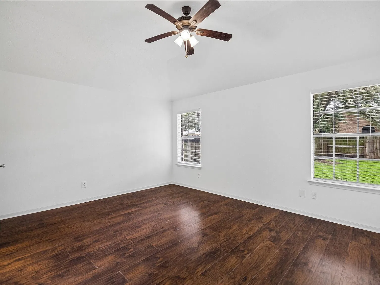 3 bed, 2.0 bath, 1685 sqft, $1,995 — Photo 4