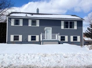4 Dorchester Dr, Stillwater, NY 12170