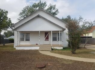 504 6th St, Canyon, TX 79015