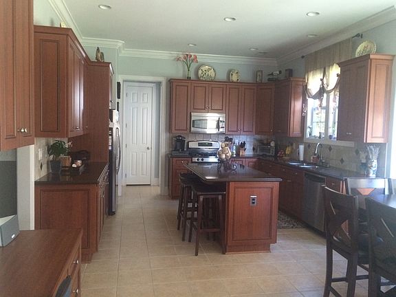 42" Cabinets,Silestone Count